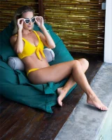 Mpl Studios - 10-cara-mell-chillin-by-the-pool-0012