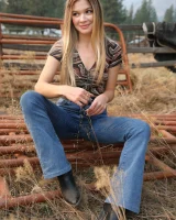 Mpl Studios - 17-stefani-postcard-from-mazama-0018