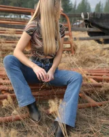 Mpl Studios - 18-stefani-postcard-from-mazama-0019