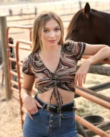 Mpl Studios - 30-stefani-postcard-from-mazama-0031