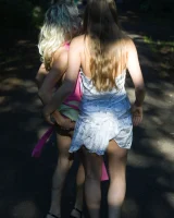 Nude Art - 10-barbara-walk-in-the-park-2000_010