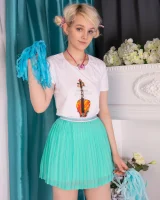 Showy Beauty - 02-kapri-blonde-cutie-0003