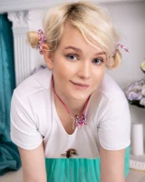 Showy Beauty - 13-kapri-blonde-cutie-0015