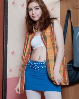 We Are Hairy - 01-Sabrina_FittingRoom_001