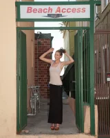 Zishy - 01-anya-amsel-venice-is-crazy001